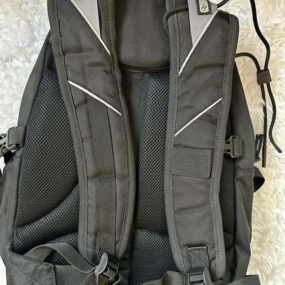 J WORLD BLACK MULITPOCKET SECURITY BACKPACK - Picture 12 of 13